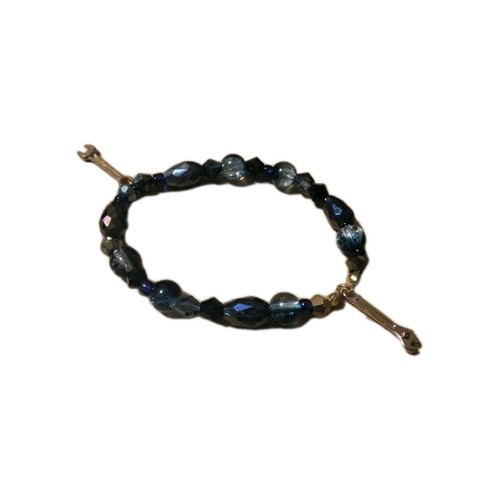 Bracciale elastico fatto - , a